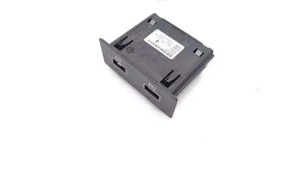 Renault Kadjar USB socket connector 280230033R 33352432