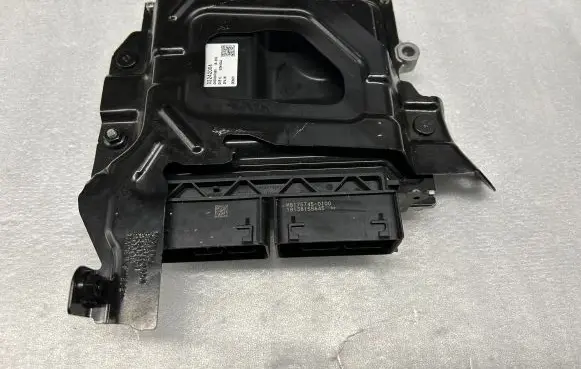 Volvo XC90 Engine control unit/module 32242004