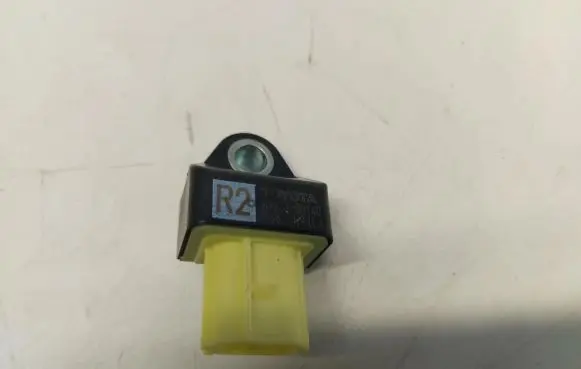 Toyota Yaris XP210 Airbag deployment crash/impact sensor 89831-0d140