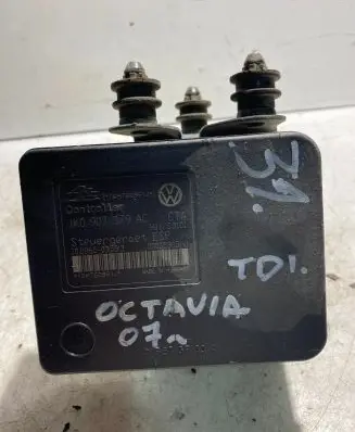 Skoda Octavia Mk2 (1Z) ABS Pump 1K0907379AC 00005305H0 10096003593