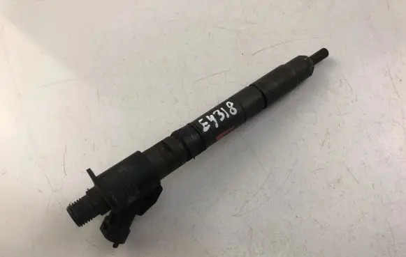 Volvo S80 Fuel injector 31303238