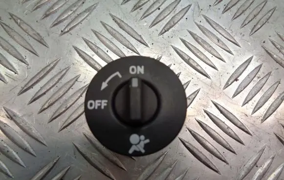 Renault Laguna III Other switches/knobs/shifts 8200169589B
