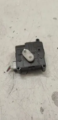 Toyota Corolla Verso E121 Air flap motor/actuator 1138002051