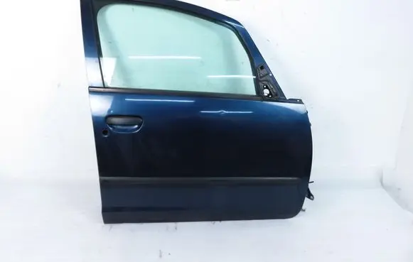 Mitsubishi Colt Front door 