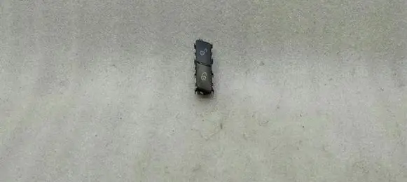 Mercedes-Benz E C207 W207 Central locking switch button A2048706310