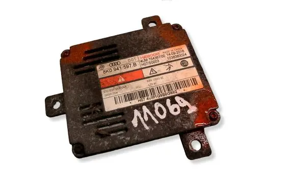 Skoda Octavia Mk3 (5E) Headlight ballast module Xenon 8K0941597B