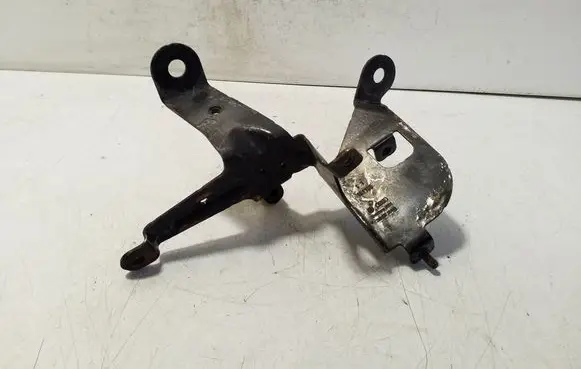 Volkswagen Touareg I Fuel filter bracket/mount holder 7L6127224B