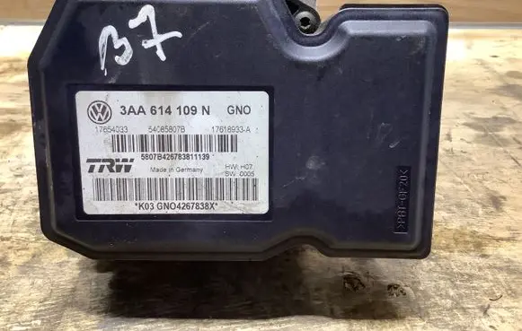 Volkswagen PASSAT B7 ABS Pump 3AA614109N