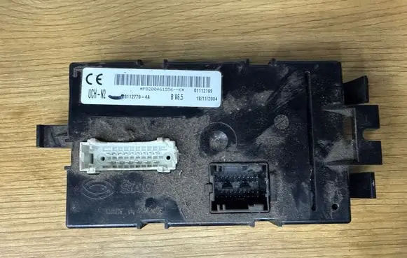 Opel Vivaro Comfort/convenience module P8200461556