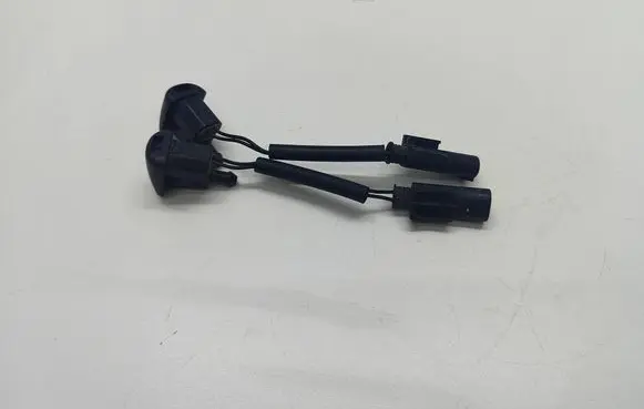 BMW 5 E60 E61 Windshield washer spray nozzle 7132969 713296905