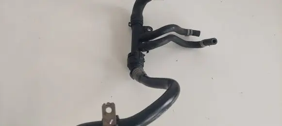 Engine coolant pipe/hose