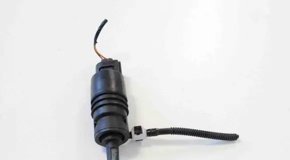 BMW 4 F32 F33 Windscreen/windshield washer pump 7302589