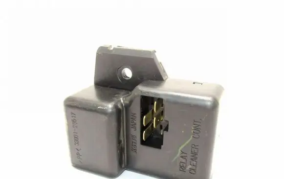 Subaru Forester SF Window wiper relay 3300120517