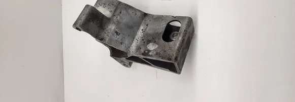 Volvo S60 Engine mounting bracket