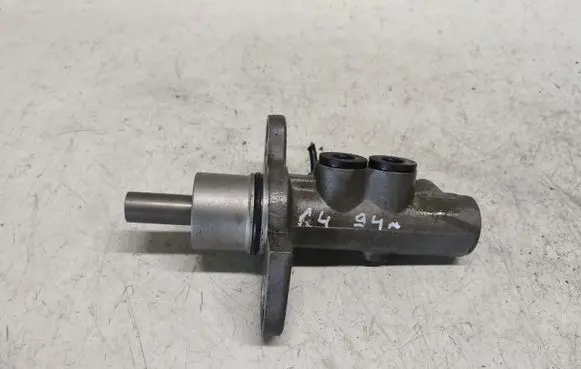 Audi A4 S4 B5 8D Master brake cylinder