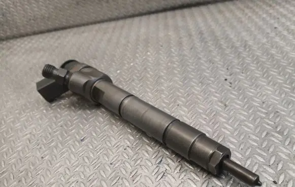 Mercedes-Benz A W169 Fuel injector 6400700787