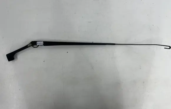 Mitsubishi Colt Front wiper blade arm