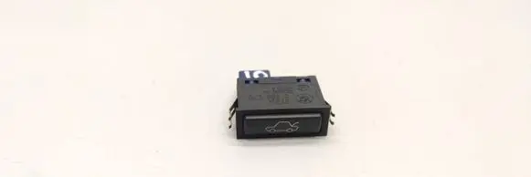 Tailgate opening switch