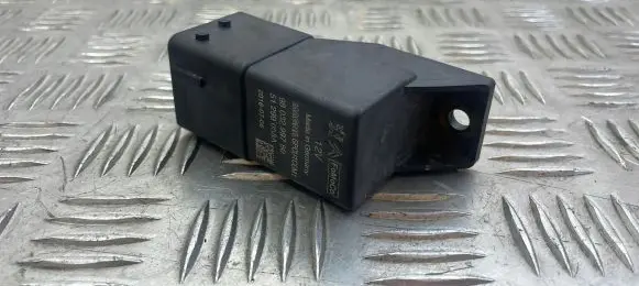 Ford Grand C-MAX Glow plug pre-heat relay 9803299780
