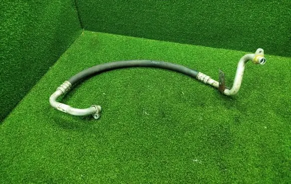 Opel Vivaro Air conditioning (A/C) pipe/hose 93457399 92543135R