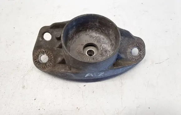 Volkswagen PASSAT B6 Front shock absorber mounting bracket 3C0513353