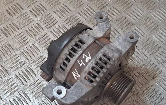 Toyota Avensis T250 Generator/alternator 270600G011 1042104521