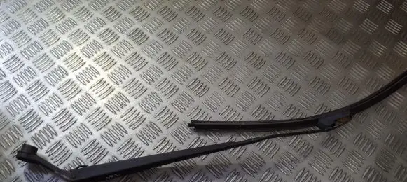 Mazda 626 Front wiper blade arm Y5761