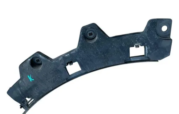 Rear bumper mounting bracket