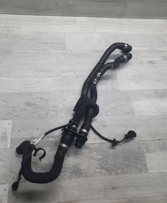 Volvo XC70 Engine coolant pipe/hose 31338213