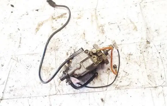 Audi A6 S6 C4 4A Fuel injection high pressure pump 460415989 046130108