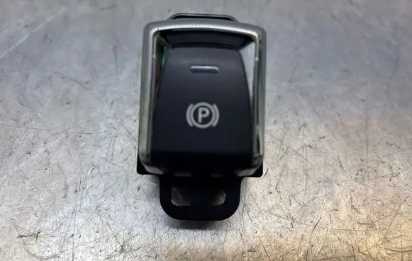 Nissan Qashqai Hand parking brake switch