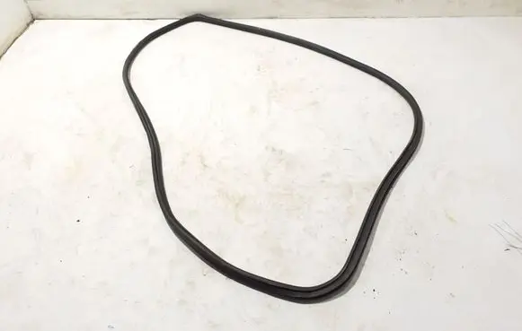 Chevrolet Silverado Front door rubber seal 84237251