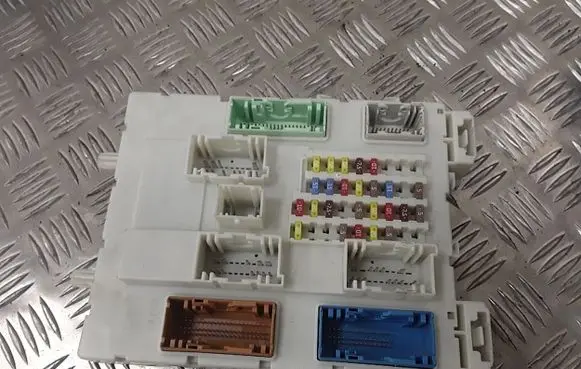 Ford C-MAX II Fuse module bv6n14a073dr