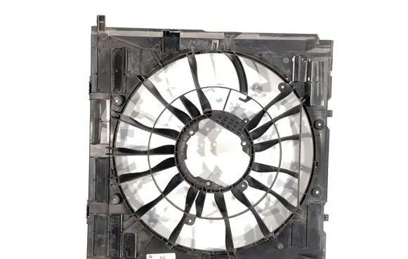 BMW X5 G05 Radiator cooling fan shroud 8697886
