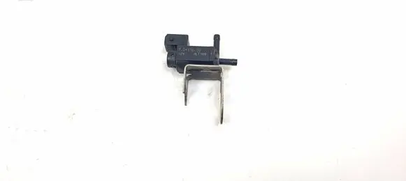 Jaguar XE Vacuum valve 70435600 16T109