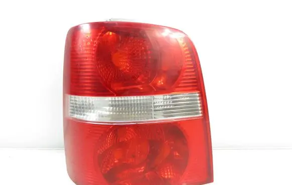 Volkswagen Touran I Rear/tail lights 1T0945111B