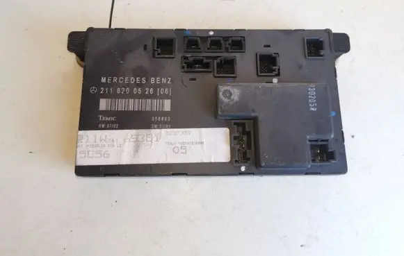Mercedes-Benz E W211 Door control unit/module 2118200526