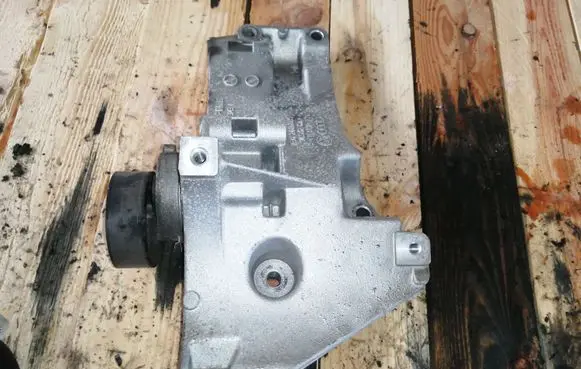 Generator/alternator bracket