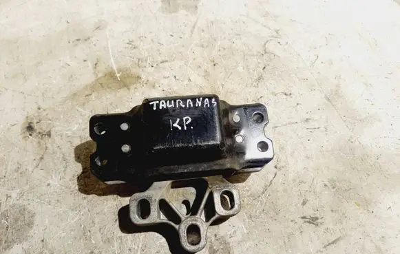 Volkswagen Touran I Engine mount bracket 1K0199555