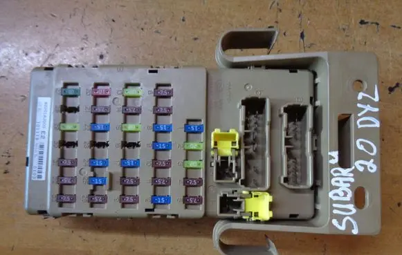 Subaru Legacy Fuse box set 82201AJ000