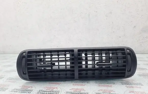 Seat Toledo II (1M) Dash center air vent grill 8L0820951 1M0820951