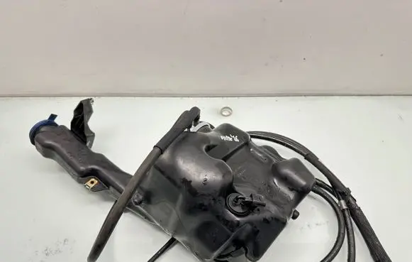 Mercedes-Benz CLS C218 X218 Windshield washer fluid reservoir/tank A2048602360 A204869