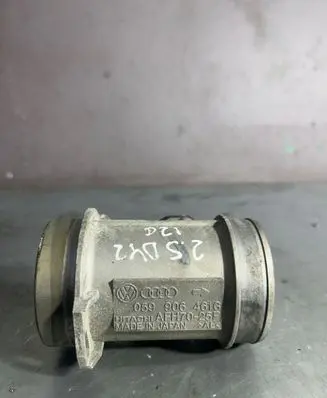 Audi A4 S4 B6 8E 8H Mass air flow meter 059906461G AFH7025F