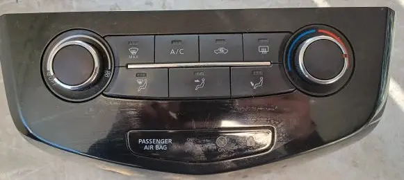 Nissan Qashqai Climate control unit 275004BE0D