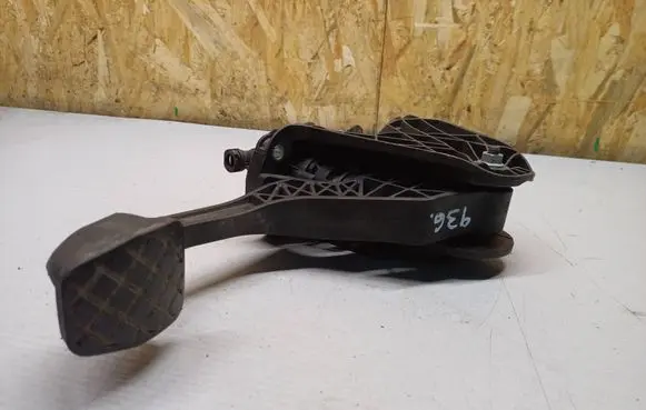 Volkswagen Touran III Clutch pedal 1T1721059BR 2900183007