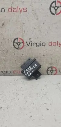 Peugeot Partner Fuel injection pump control unit/module 240107