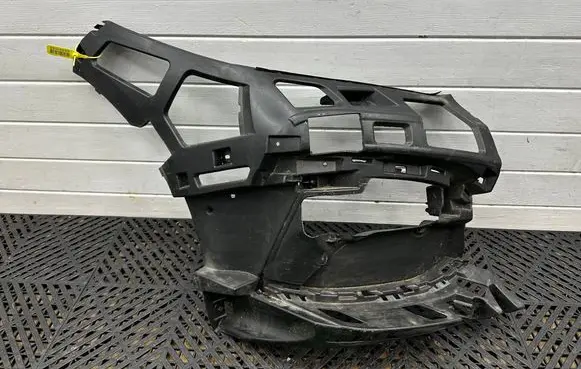 BMW 1 F40 Front bumper mounting bracket 7459710 000101136