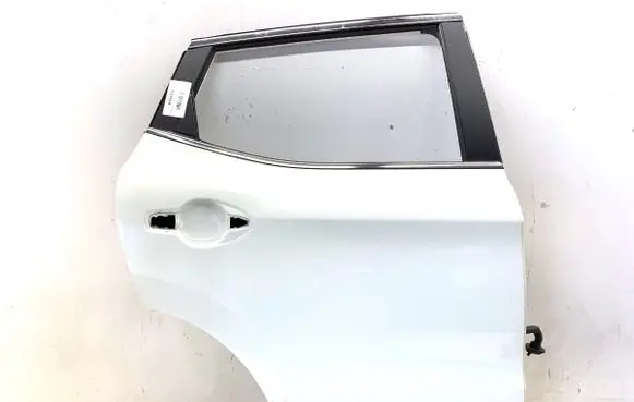 Nissan Qashqai Rear door 