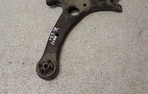 Toyota Avensis T250 Rear suspension control arm 