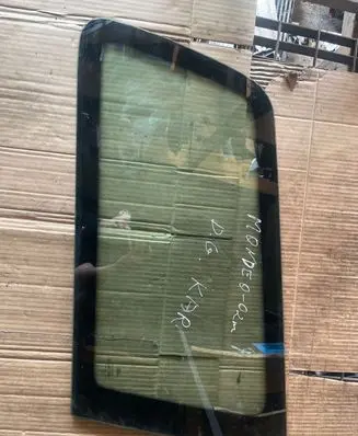 Rear side window